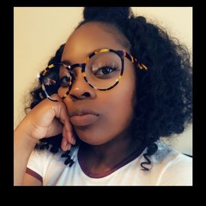 Meet your Posher, Nakia